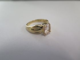 A 14ct yellow gold morganite ring size K - approx weight 3.7 grams - in good condition