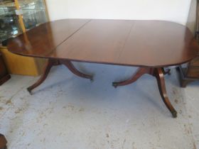 A good quality Georgian style dining table with one leaf - Width 140cm x Length 200cm - in good
