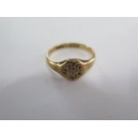 An 18ct yellow gold engraved signet ring size P - approx weight 4.2 grams