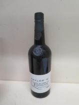 A 75cl bottle of Taylor's Quinta de Vargellas 1986 Vintage Port - seal good