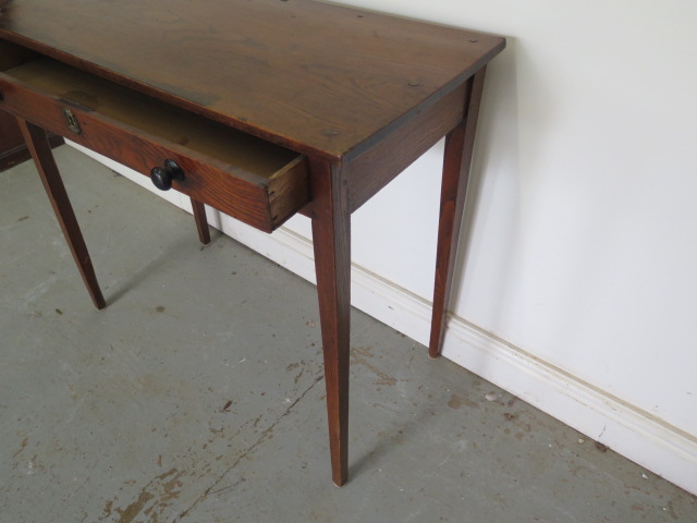 A Georgian elm side table with a single drawer on square tapering legs with good colour and patina - - Image 3 of 3