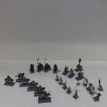 A collection of 152 Lord of the Rings/Fantasy/Wargaming metal/plastic figures - 17 Gondor Cavalry,