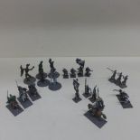A collection of 154 Lord of the Rings/Fantasy/Wargaming metal/plastic figures - 20 Rangers, 15 Ents,