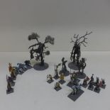A collection of 211 Lord of the Rings/Fantasy/Wargaming metal/plastic figures - 63 Haradrim, 72
