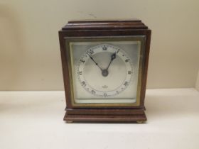 An Elliot mahogany mantle clock - Height 16cm