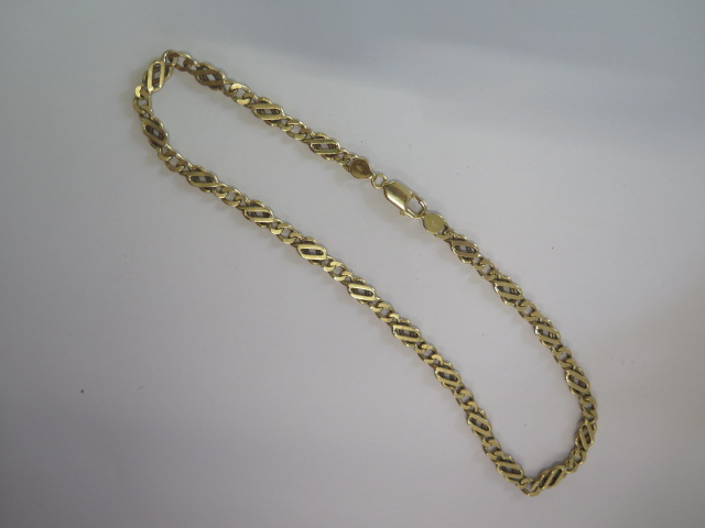 A 375 9ct yellow gold 40cm necklace - approx weight 21.8 grams - in good condition