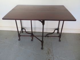 A mahogany single leaf gateleg spider table with pad feet - Height 73cm x 101cm x 68cm extended