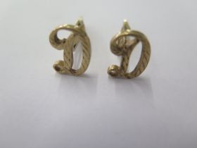 A pair of 9ct yellow gold cufflinks initial D - approx weight 7 grams