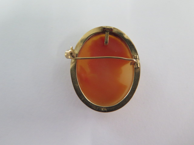 A 14ct yellow gold cameo brooch - Height 3.5cm - approx weight 4.4 grams - some bending to mount - Image 2 of 2