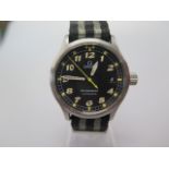 An Omega Military Dynamic Automatic stainless steel wristwatch with black dial and date - 36mm