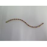 A 9ct yellow gold bracelet - Length 18cm - approx weight 6 grams - in good condition