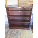 A mahogany open bookcase with three adjustable shelves - Width 120cm x 120cm