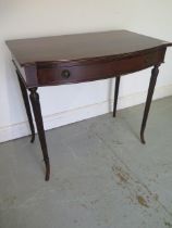 An antique style mahogany side table - Width 80cm x Depth 50cm x Height 70cm