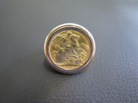 A gents 9ct gold 1913 sovereign ring size U - approx weight 16.1 grams