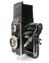 A Welta Superfekta TLR camera - Tessar F3.8/10.5cm - C:1932. Shutter OK