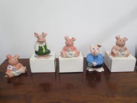 Five Wade Nat West pigs with stoppers