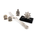 A mixed lot of Regimental silver items, comprising: a pair of menu card holders, The 1st Life