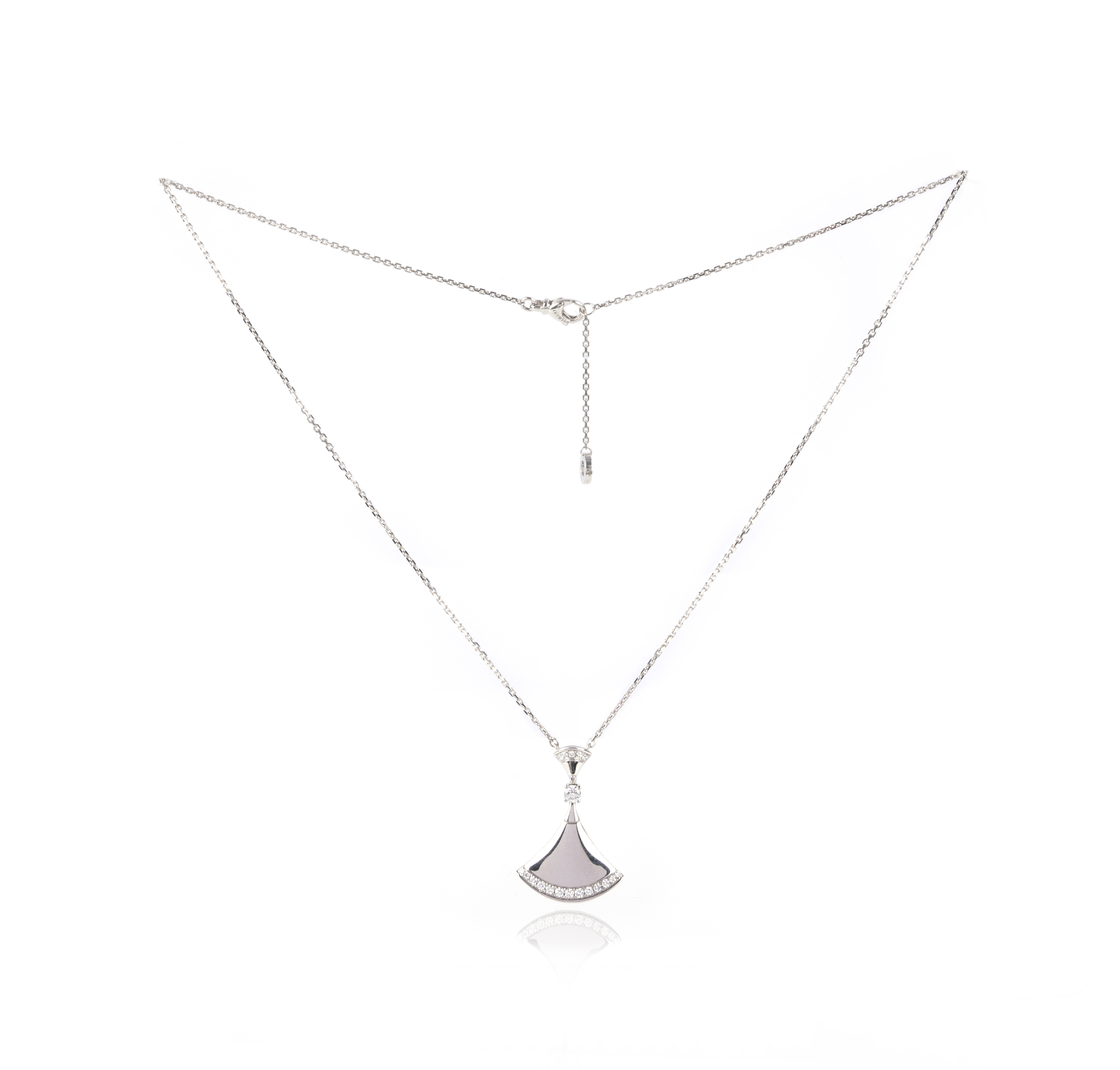 Bulgari, a white gold and diamond pendant, 'Diva's Dream', the pendant shaped as a gingko leaf in
