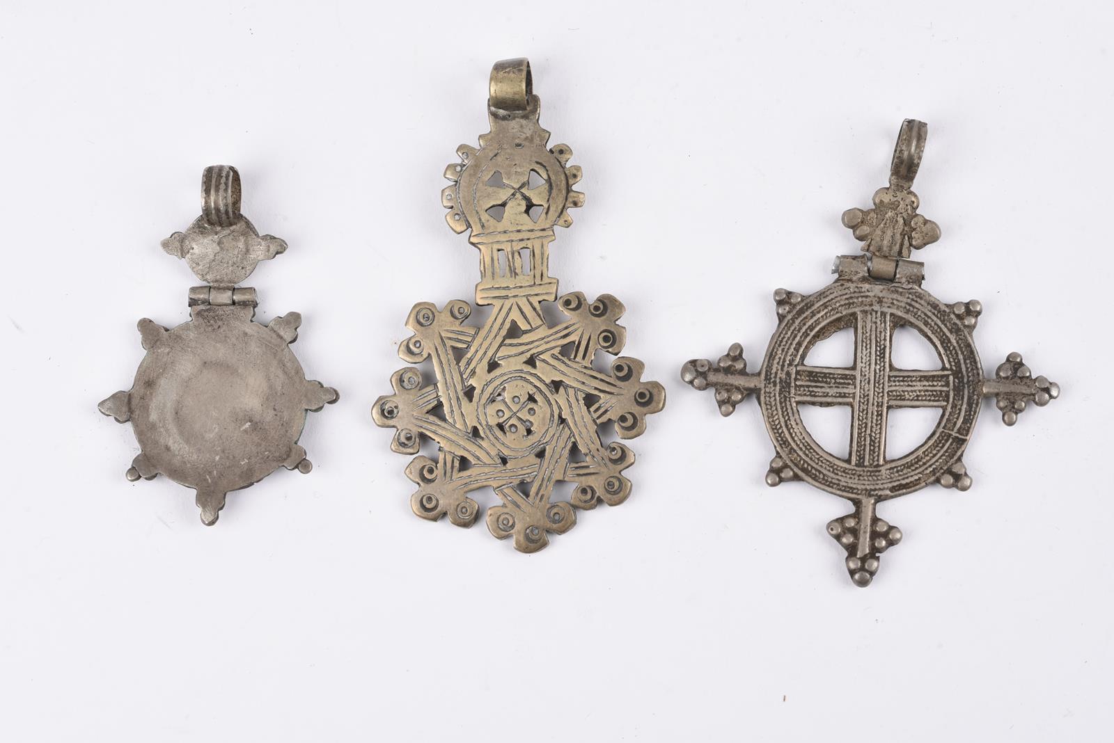 Twenty nine Ethiopian Coptic cross pendants silver coloured metal, one brass, twelve hinged with one - Image 12 of 28