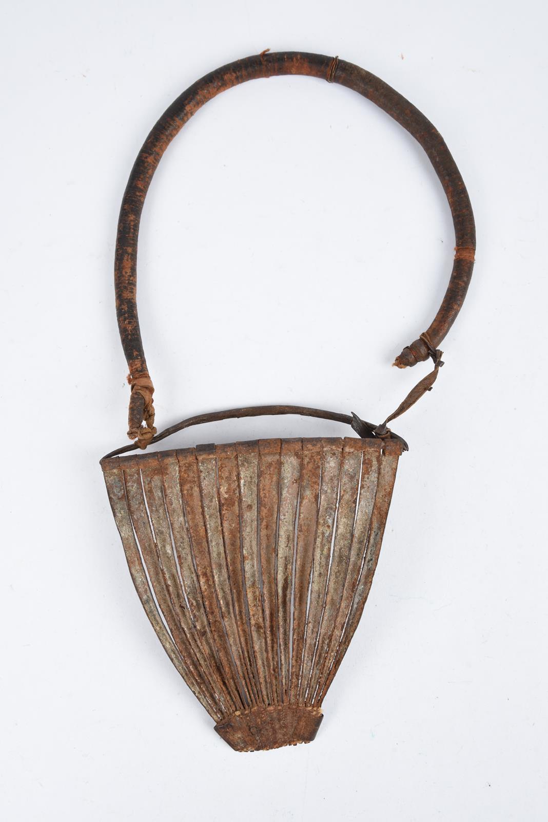 Three Kirdi cache sexe Cameroon iron with fibre and leather, 36cm and 44cm long. (3) Provenance Romy - Image 8 of 18