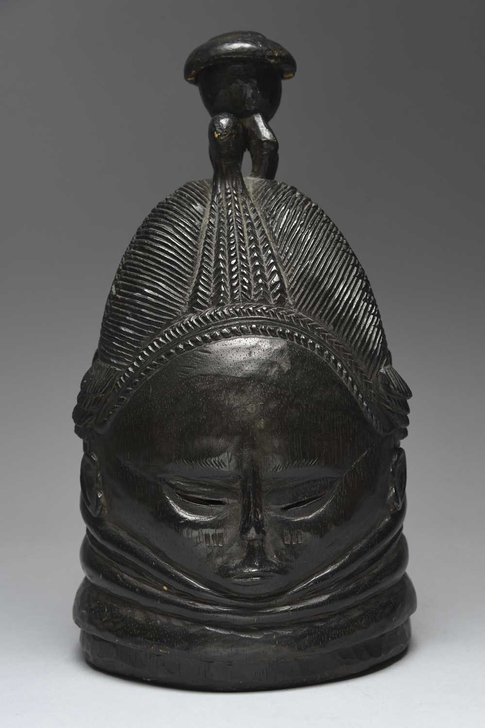 A Mende helmet mask