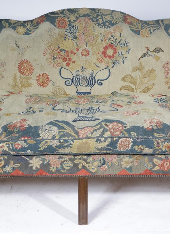 A MAHOGANY SERPENTINE SOFA IN GEORGE III STYLE, LATE 19TH / EARLY 20TH CENTURY with tapestry - Image 2 of 2