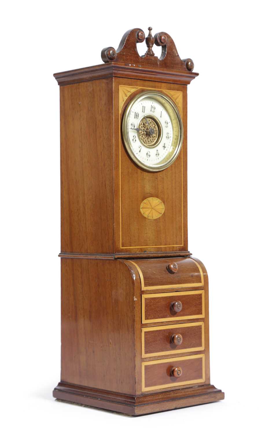 A MAHOGANY AND INLAID 'LONGCASE CLOCK' TABLE TIMEPIECE IN SHERATON REVIVAL STYLE, EARLY 20TH CENTURY