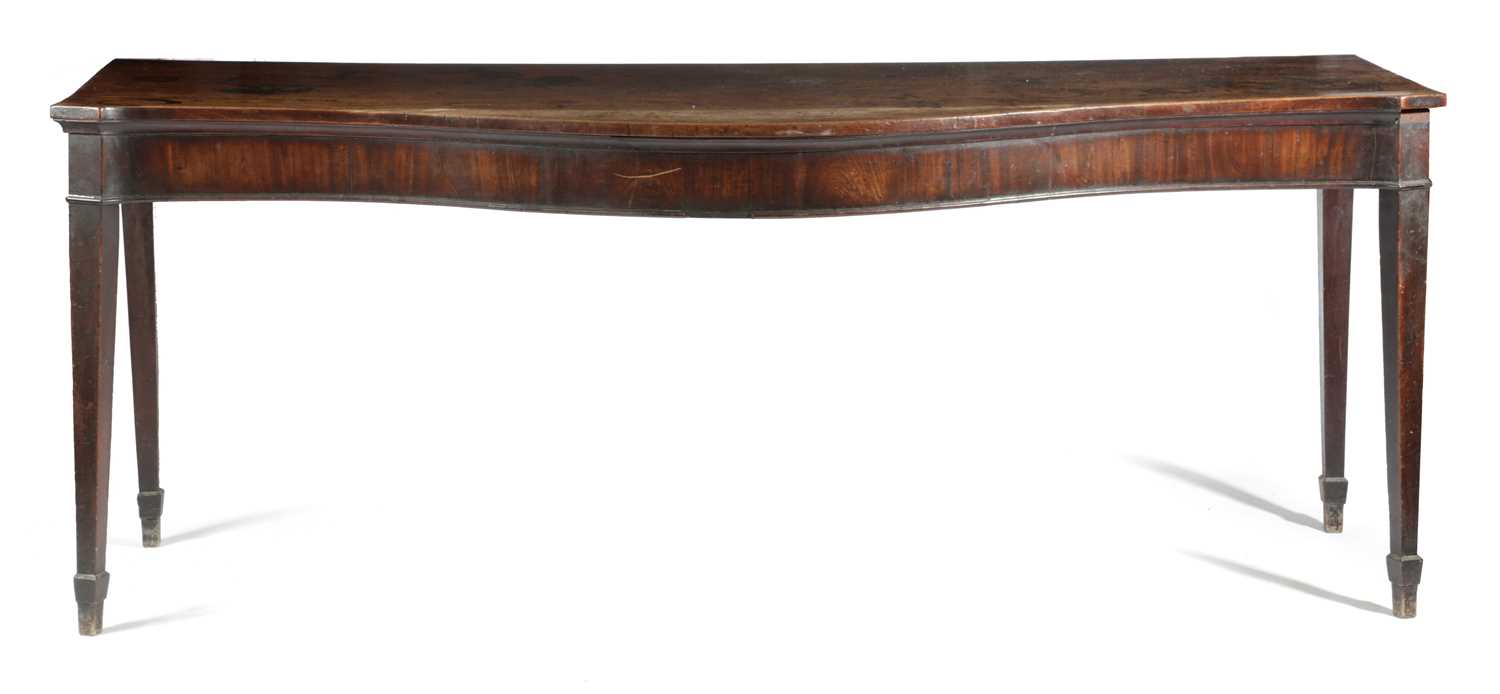 A GEORGE III MAHOGANY SERPENTINE SERVING TABLE CHIPPENDALE PERIOD, C.1770 on square tapering legs - Image 2 of 3