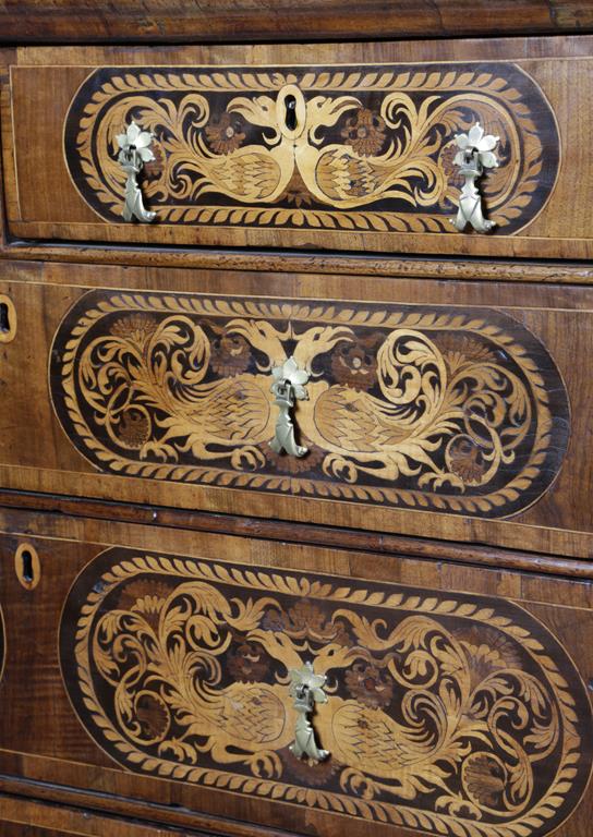 A WILLIAM AND MARY WALNUT MARQUETRY CHEST LATE 17TH CENTURY inlaid with panels of scrolling leaves - Image 4 of 6