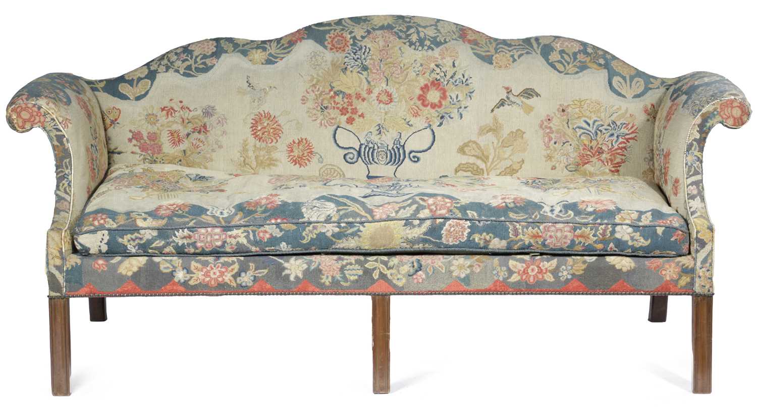 A MAHOGANY SERPENTINE SOFA IN GEORGE III STYLE, LATE 19TH / EARLY 20TH CENTURY with tapestry