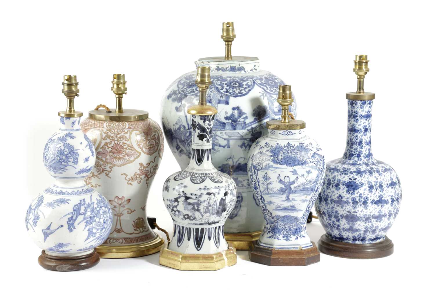 FOUR DUTCH DELFT VASE TABLE LAMPS 19TH CENTURY to include: double gourd, inverted baluster and