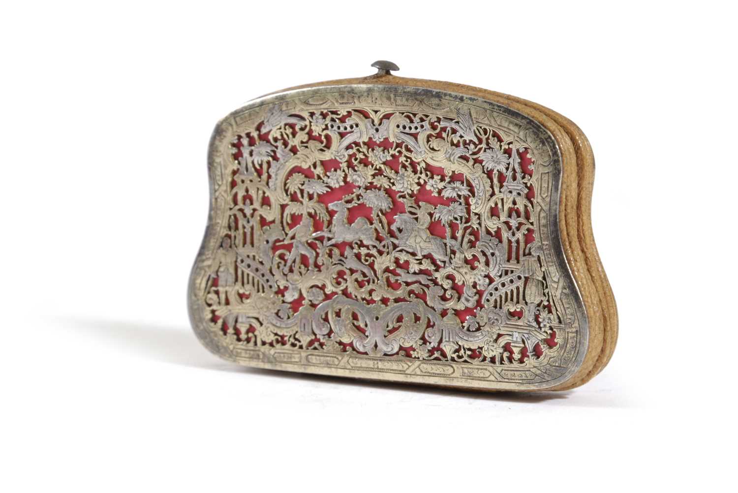 A VICTORIAN SILVER-GILT AND LEATHER PURSE LATE 19TH CENTURY with pierced chinoserie decoration in - Image 3 of 3