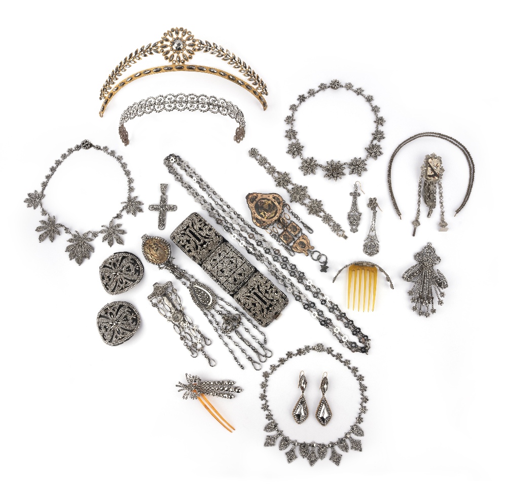 λ A large collection of steel and cut steel jewellery, late 18th/19th century, comprising: three