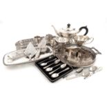 A mixed lot, comprising silver items: a three-piece tea set, by J W Benson Ltd, London 1937, a cased