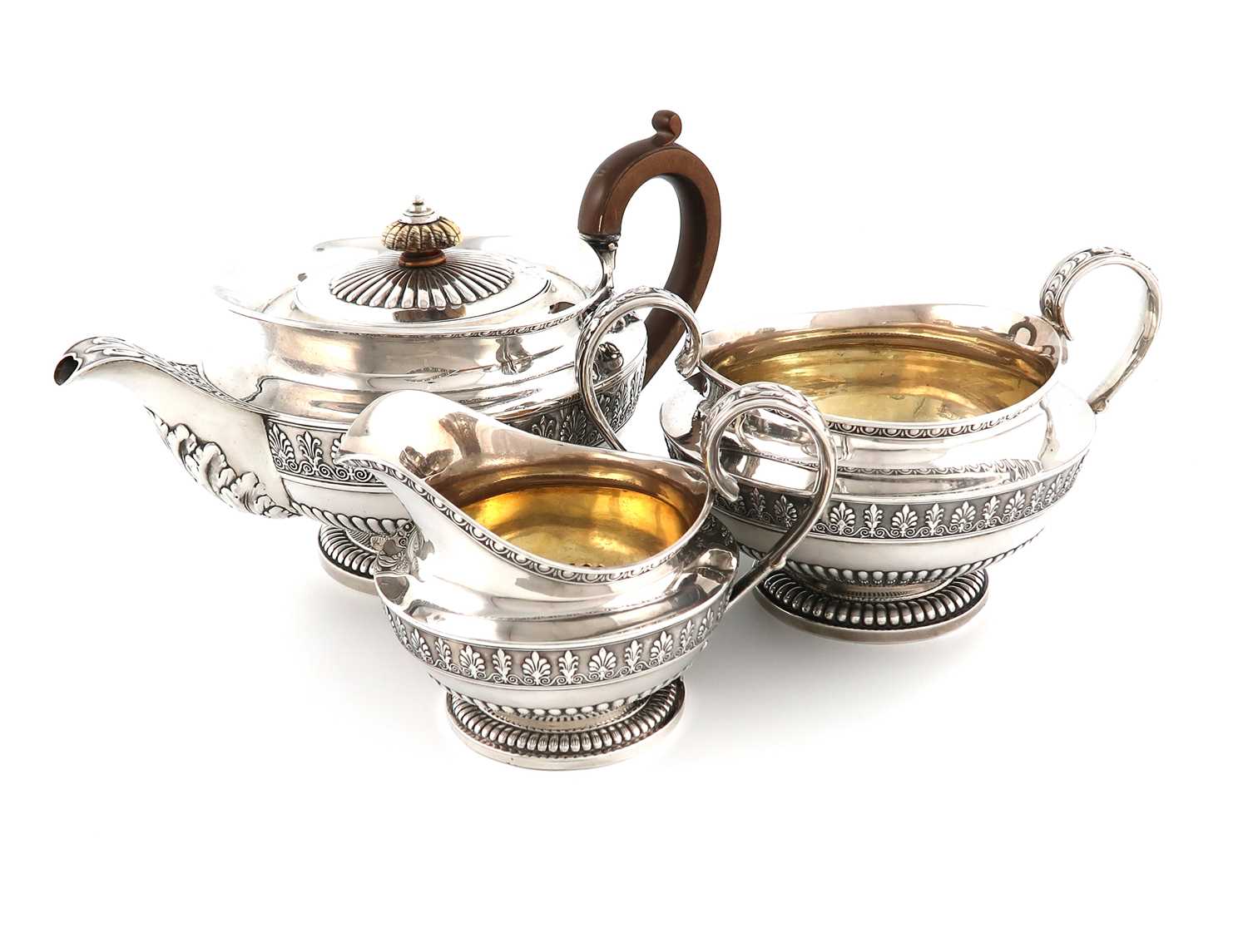 λ λA matched George IV silver three-piece tea set, by Philip Rundell, London 1820-1821,circular