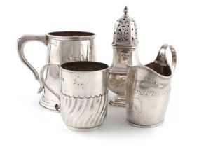 A mixed lot of silver items,comprising: a modern silver tankard, by Wilson & Gill, London 1953, with