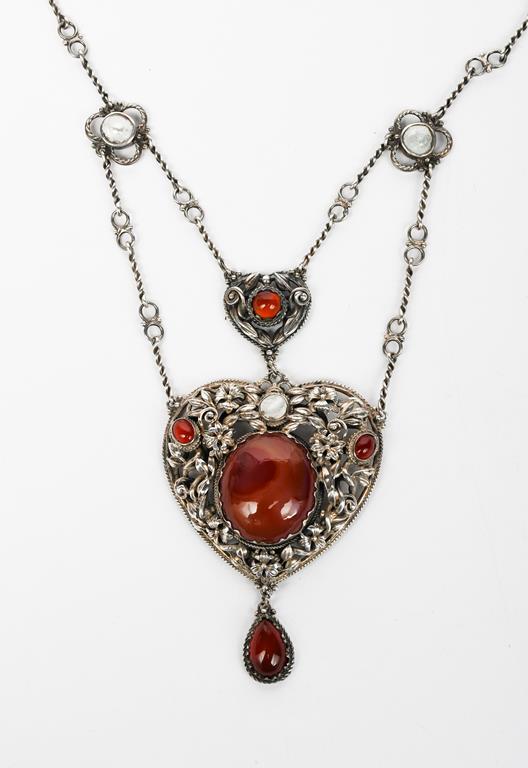 A silver necklace by Horace Minns probably made at the Artificers Guild, the design attributed to