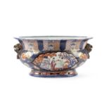 A SAMSON CHINESE STYLE IMARI AND FAMILLE ROSE JARDINIÈRE 19TH CENTURY of oval form, with figural and