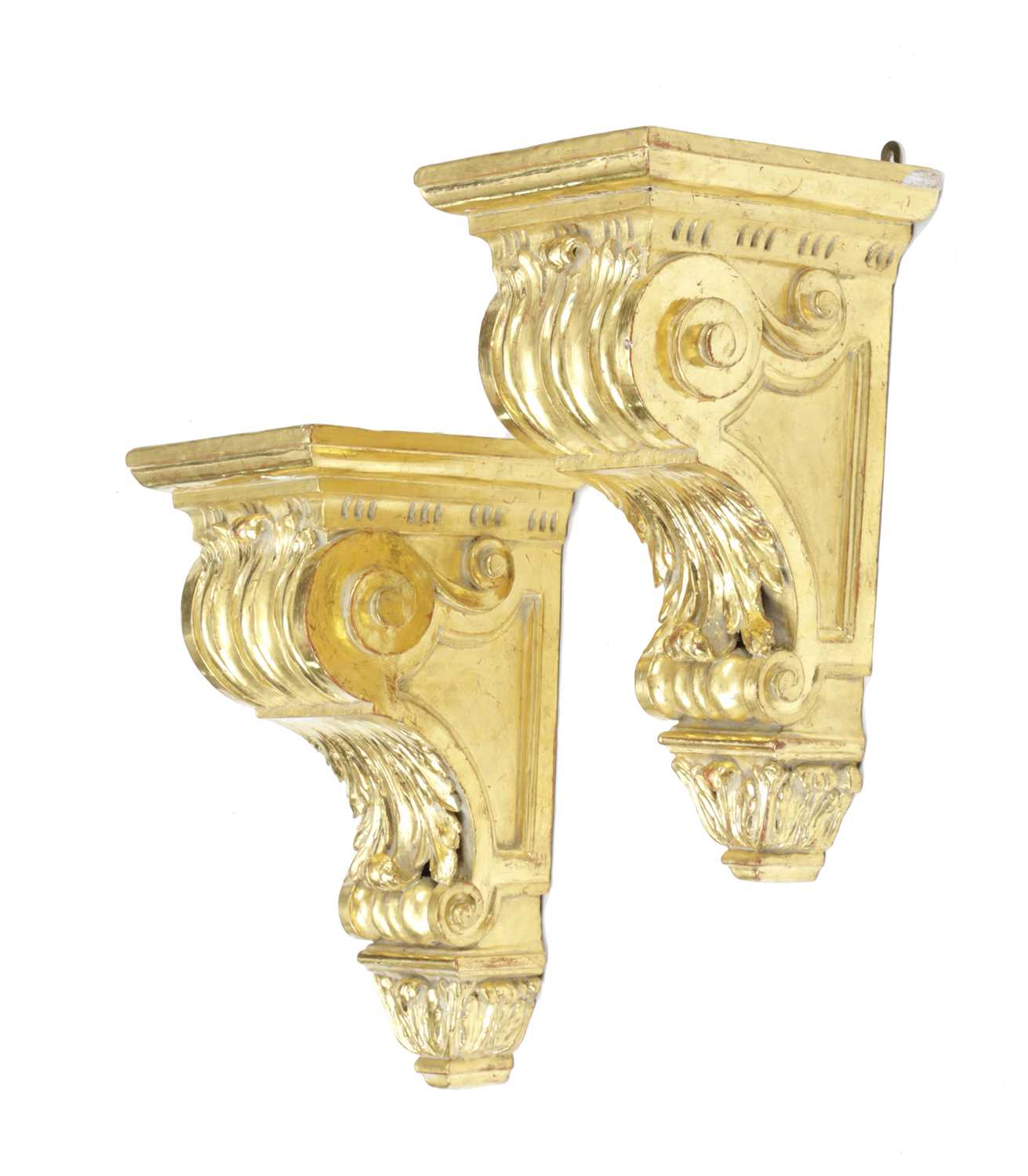 A PAIR OF GILTWOOD WALL BRACKETS IN GEORGE II STYLE, 20TH CENTURY the rectangular platform above