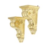 A PAIR OF GILTWOOD WALL BRACKETS IN GEORGE II STYLE, 20TH CENTURY the rectangular platform above