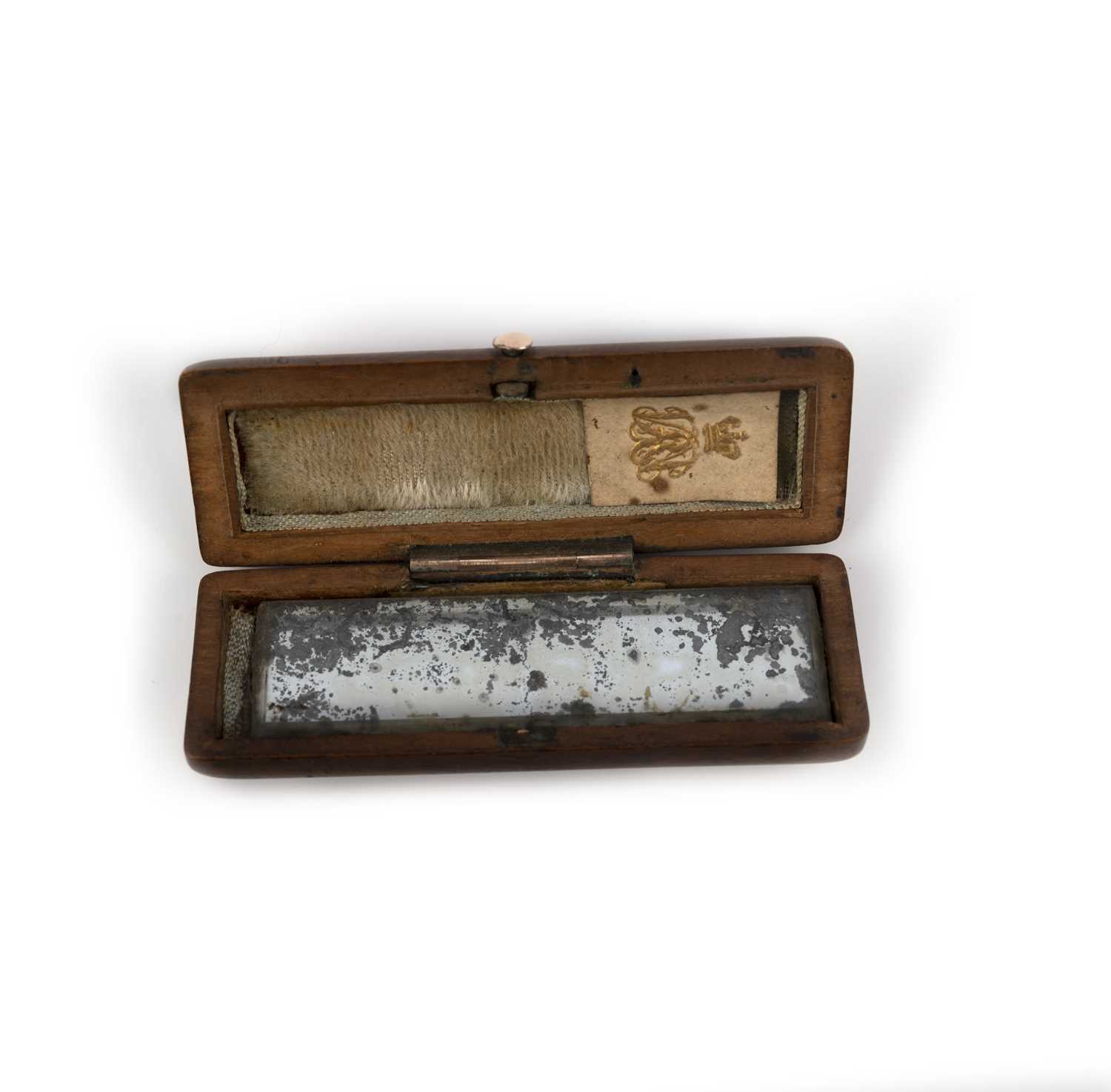 A collection of jewels, including a mourning brooch and a patch box, 19th century, comprising: a - Image 4 of 8