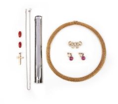 λ A group of jewellery, comprising: a gold collar of woven design, length 41cm, stamped 750; and a