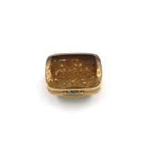 An early-19th century gold-mounted citrine vinaigrette, unmarked, rounded rectangular faceted