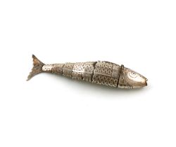 A George III novelty silver fish vinaigrette, by Lea and Clark, Birmingham 1817, reticulated body,