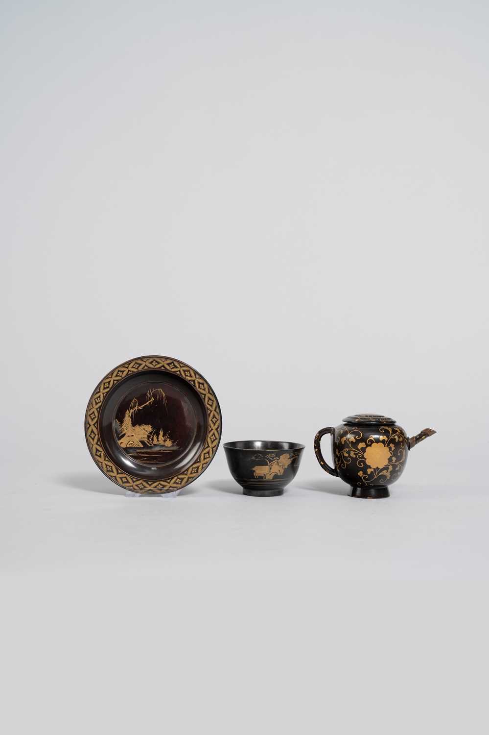 THREE SMALL JAPANESE BLACK AND GOLD LACQUER PIECES EDO PERIOD, 17TH/18TH CENTURY Comprising: a cup