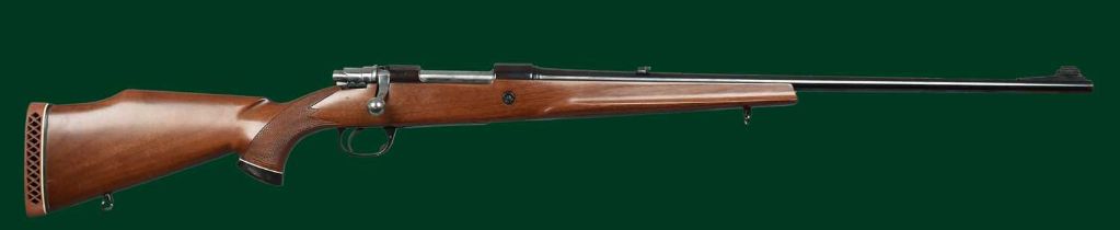 Ƒ Parker Hale: a .270 Winchester bolt action sporting rifle, serial number P77137, barrel 23.75