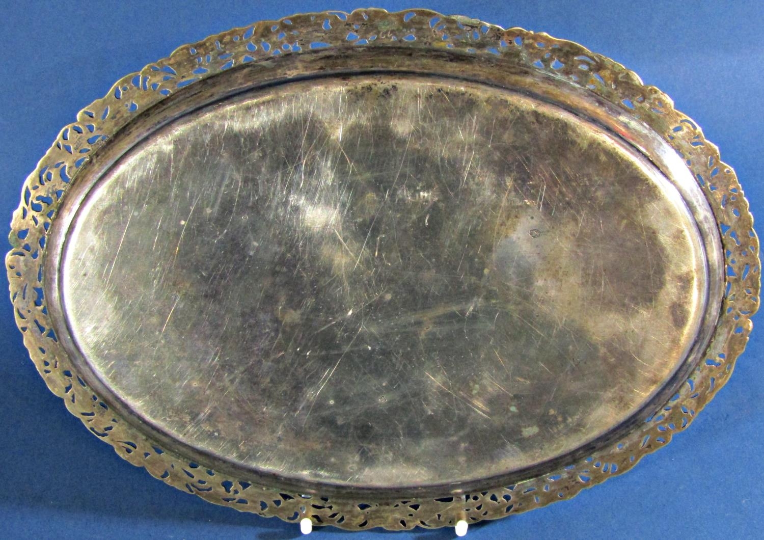 A silver metal oval dish with pierced foliate border bearing a Dutch rampant lion hallmark, maker ZZ - Image 3 of 7