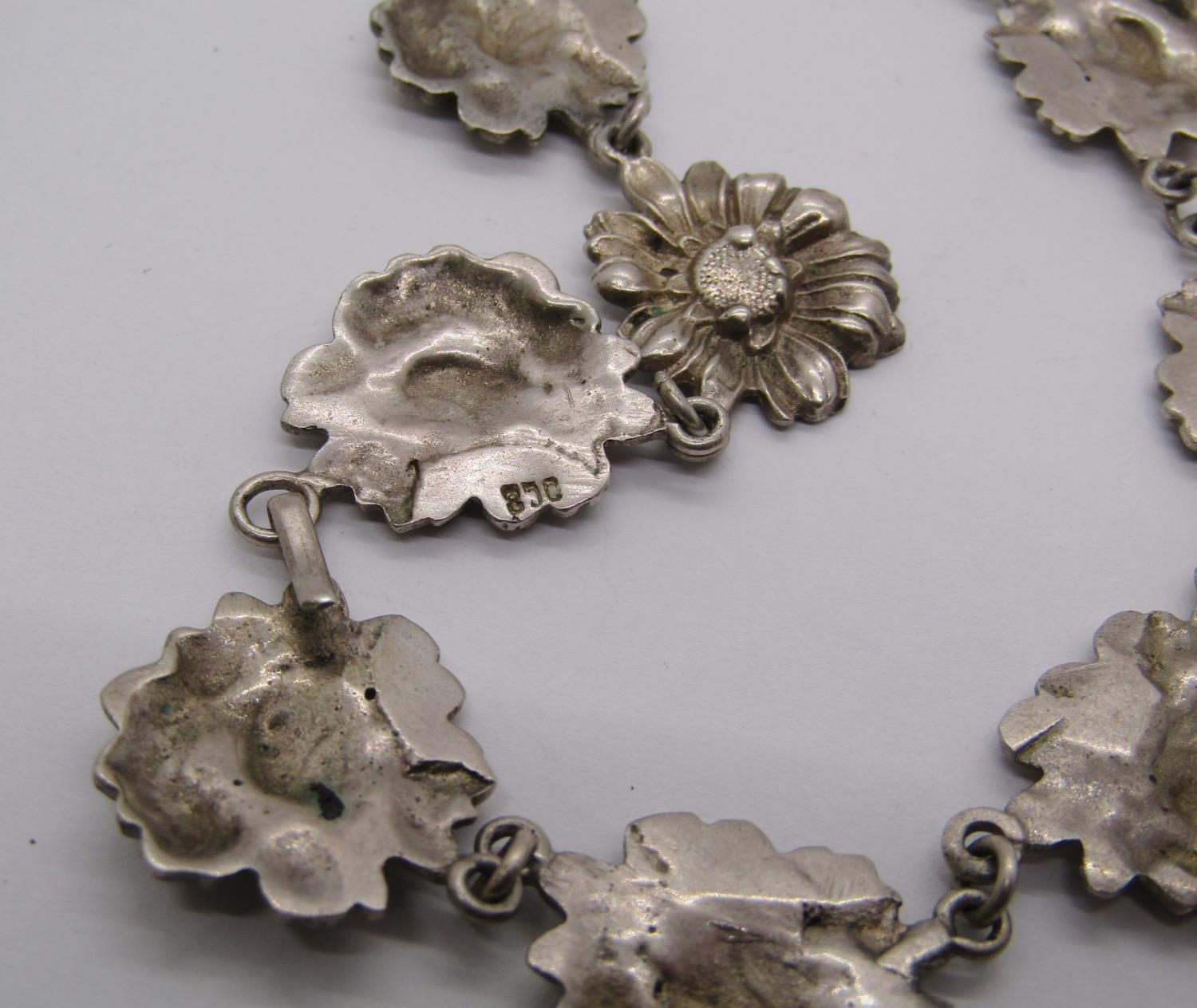 Mixed collection of costume jewellery to include an 800 silver collar necklace with flower head - Image 5 of 6