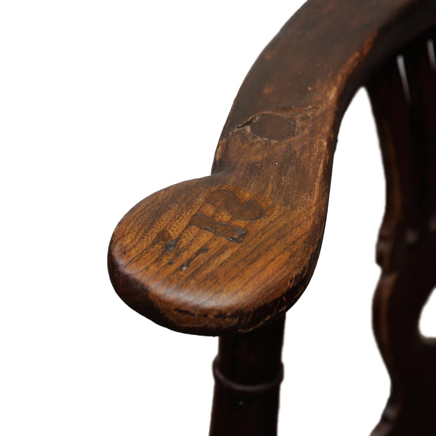 Mid-18th century countrymade corner chair in elm, with original painted grained finish, set on - Image 5 of 7