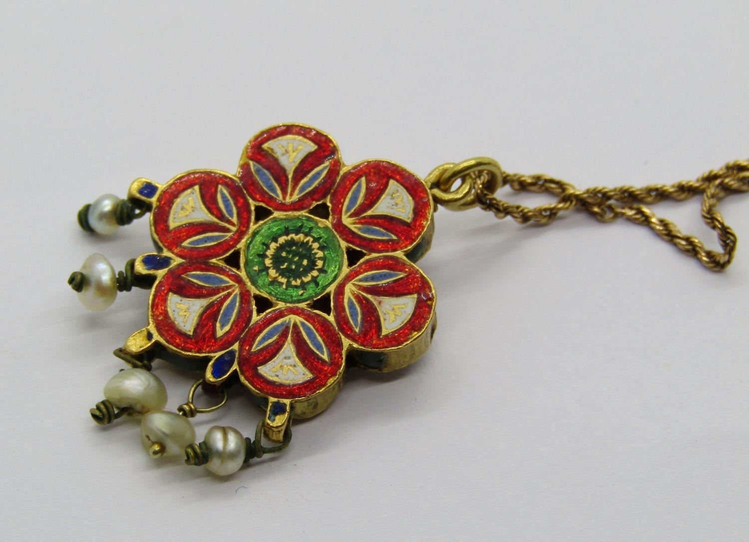 Antique Indian yellow metal reversible flower head pendant with baroque pearl fringe, one side set - Image 2 of 3